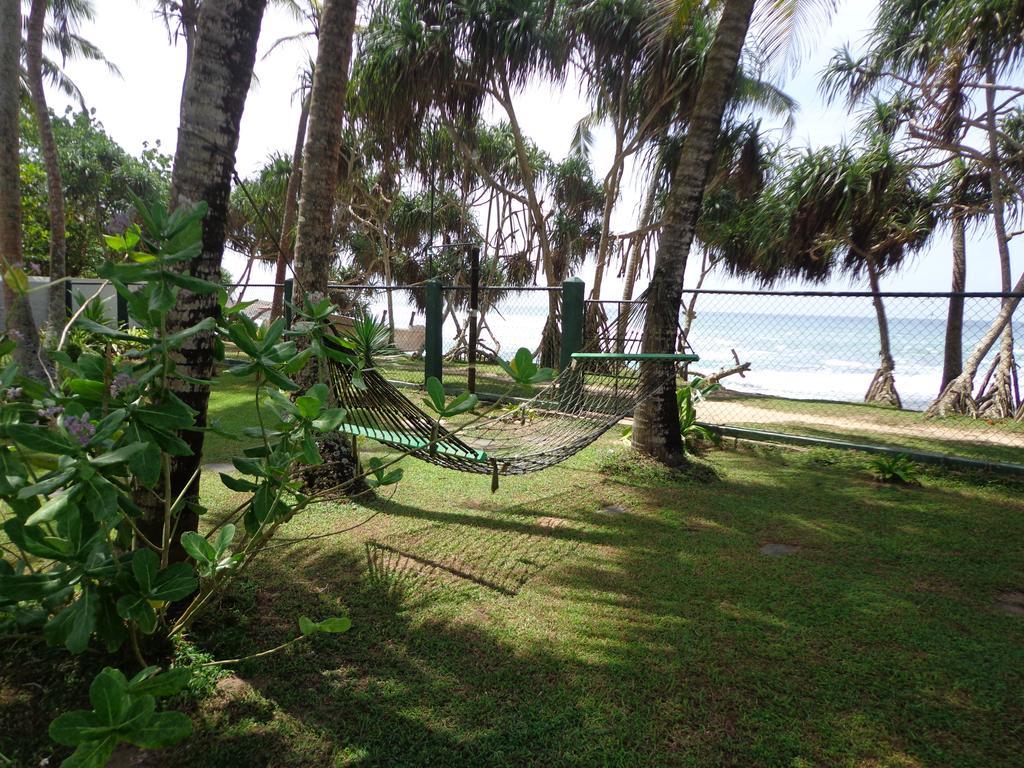 Villa Tissa Beach Resort Weligama Exterior photo